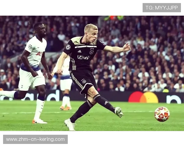 球场“天才少年”崭露头角，欧冠新锐崛起，欧冠青年人队